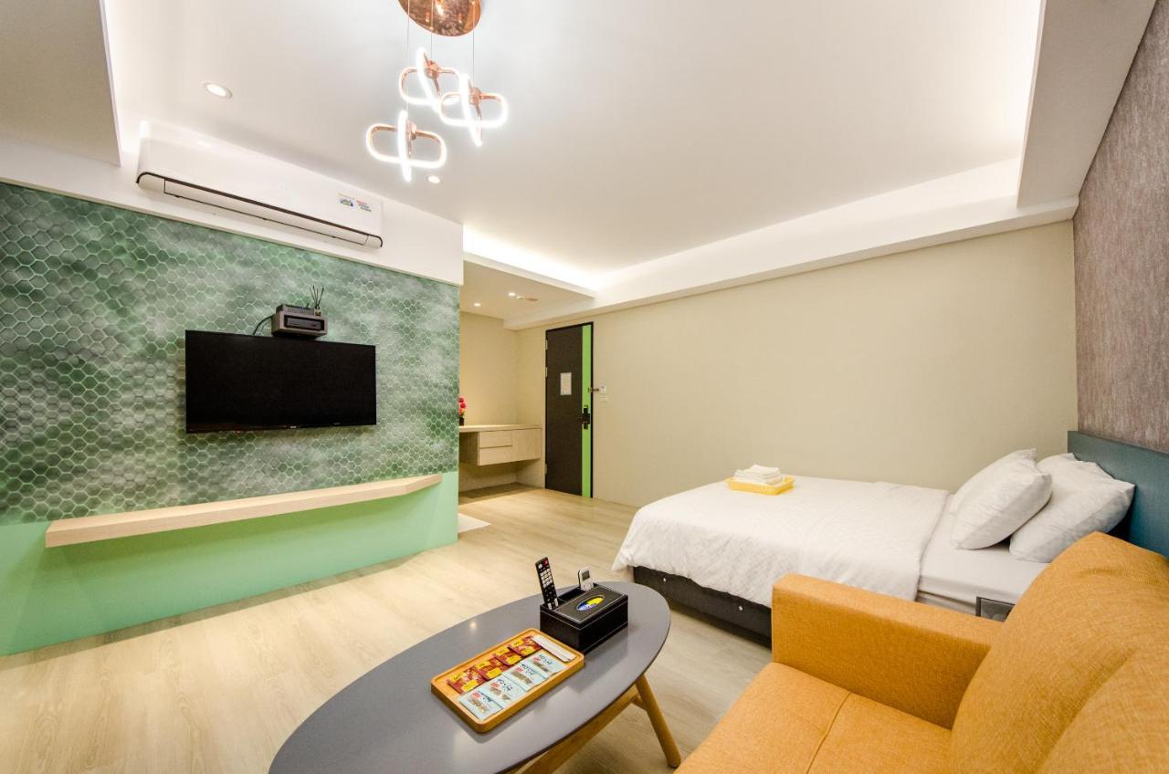安尼赫時尚旅店 Anich Fashion Inn I 墾丁大街 I 親子遊戲區 I 停車位 Exterior photo